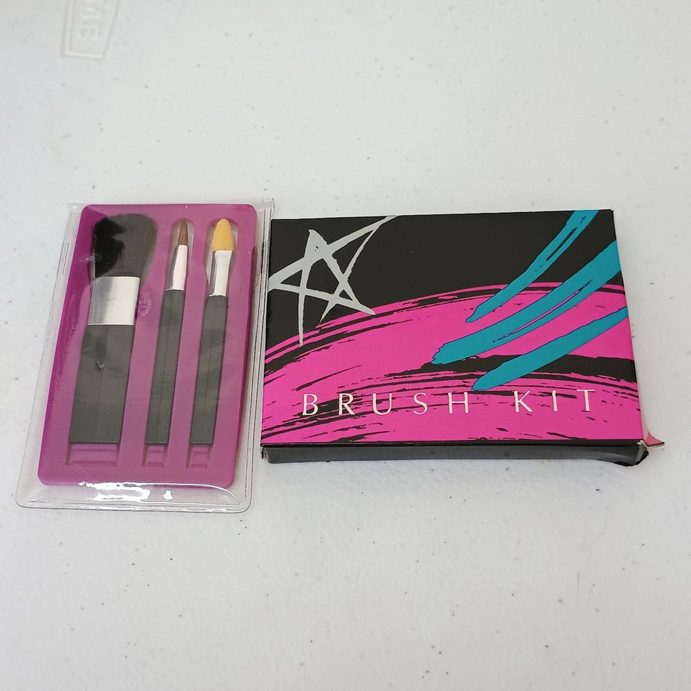 NOS 1991 Avon Brush Kit Makeup Applicators Brushes 3 Count
